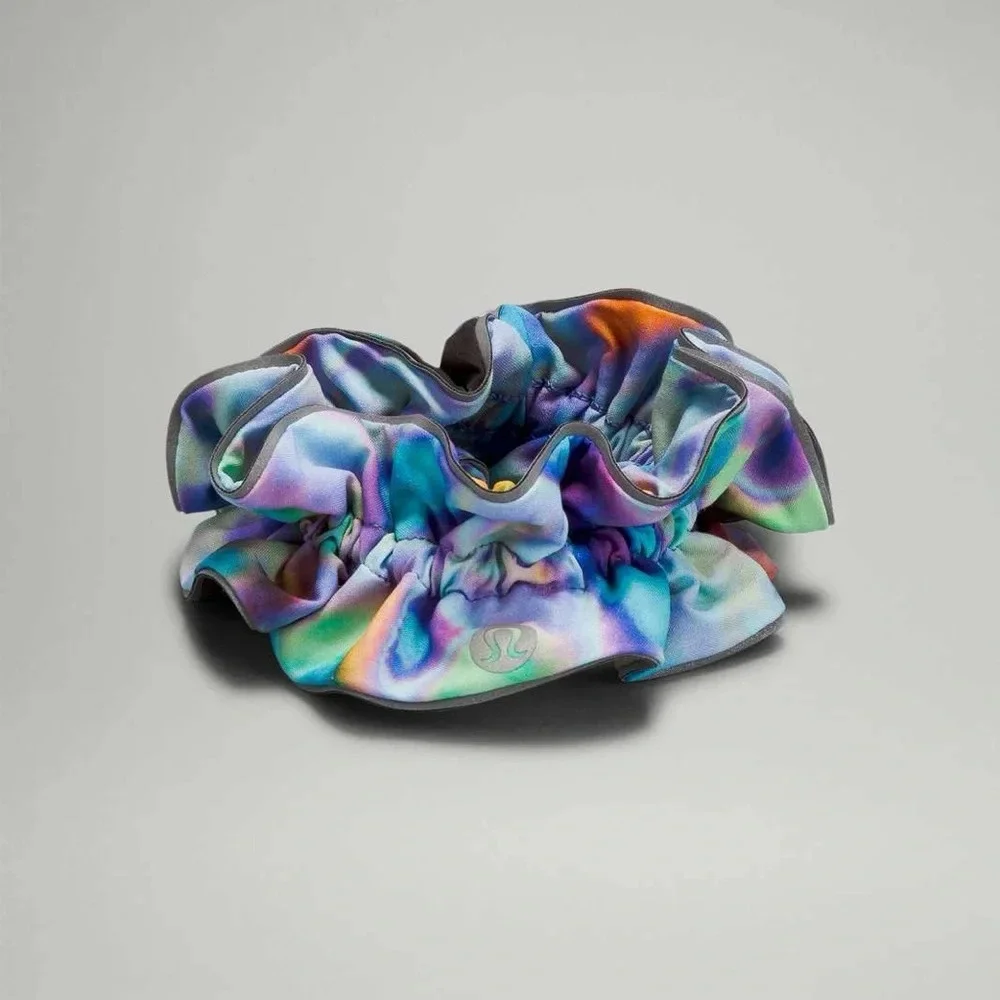 🆕💙 Lululemon Seawheeze 2021 Light Locks Scrunchie Euphoria Multi